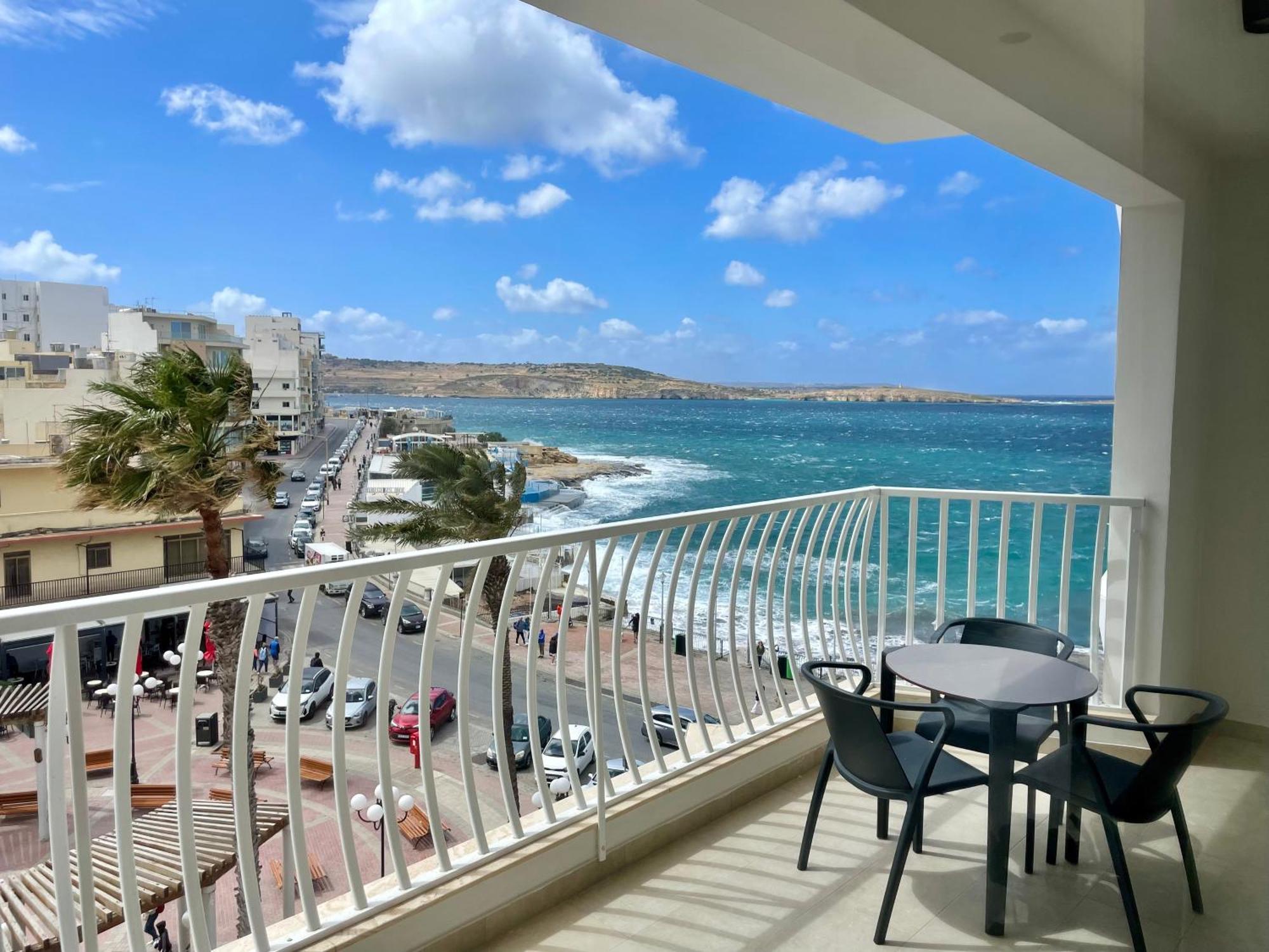 Apartment Bugibba Square Seafront Lux By Holi *
