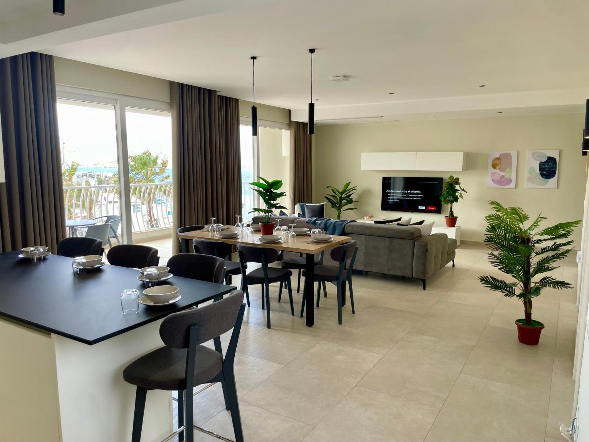 Апартаменты Bugibba Square Seafront Lux By Holi